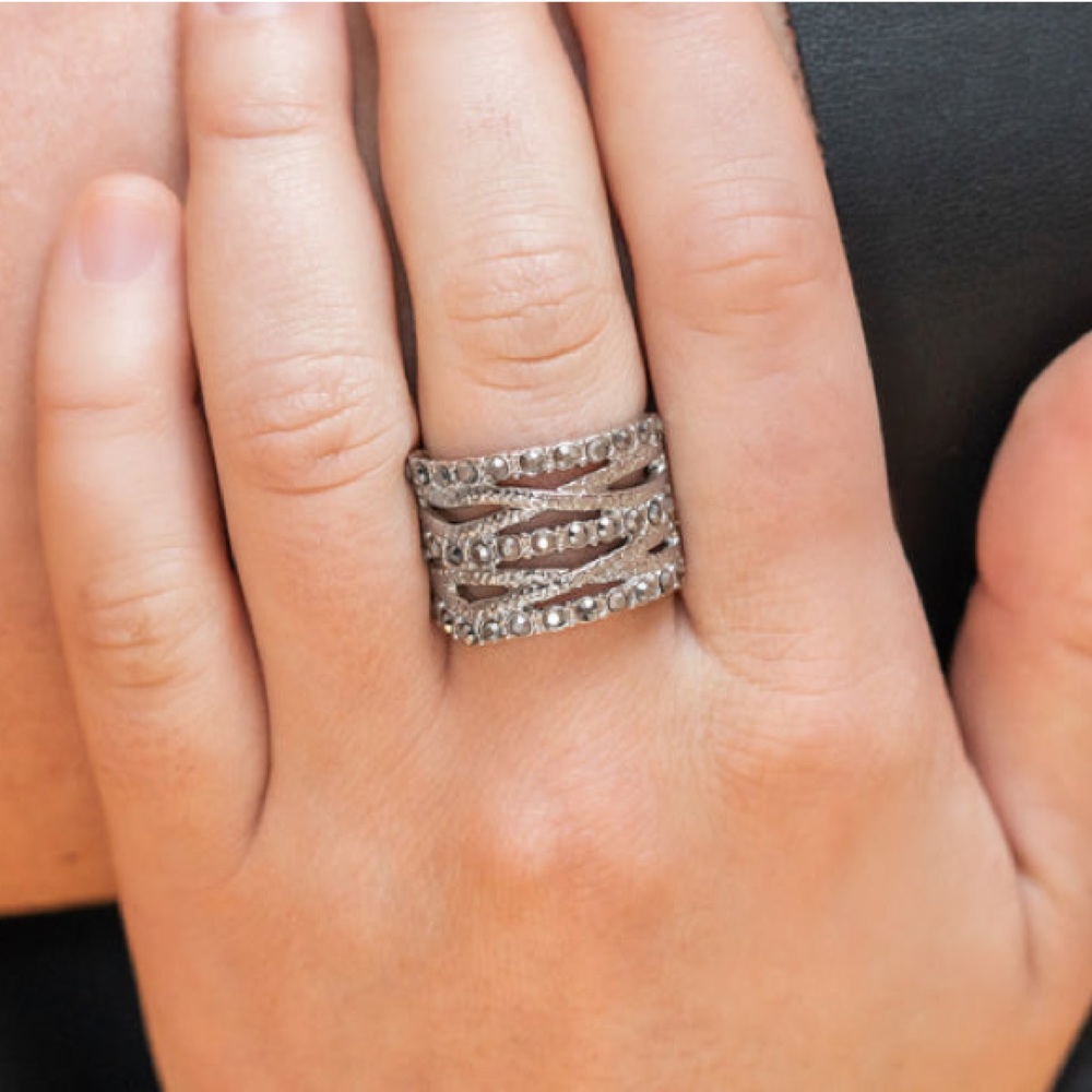 Unthinkable Twinkle Silver Ring